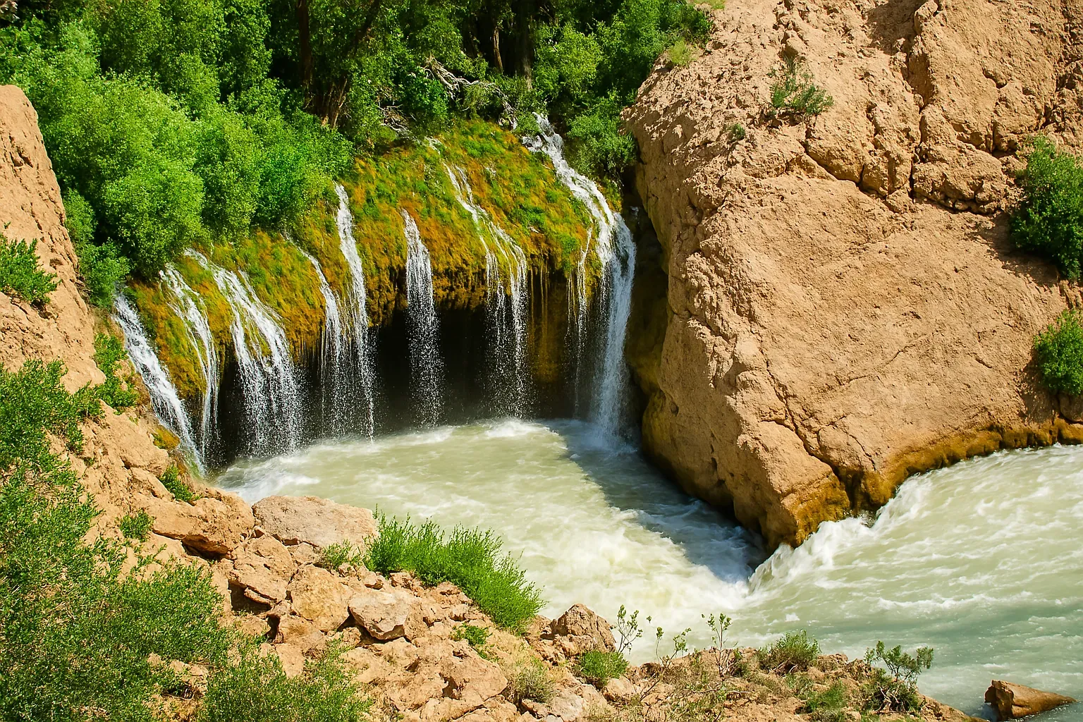 طبیعت‌گردی ابملخ سمیرم