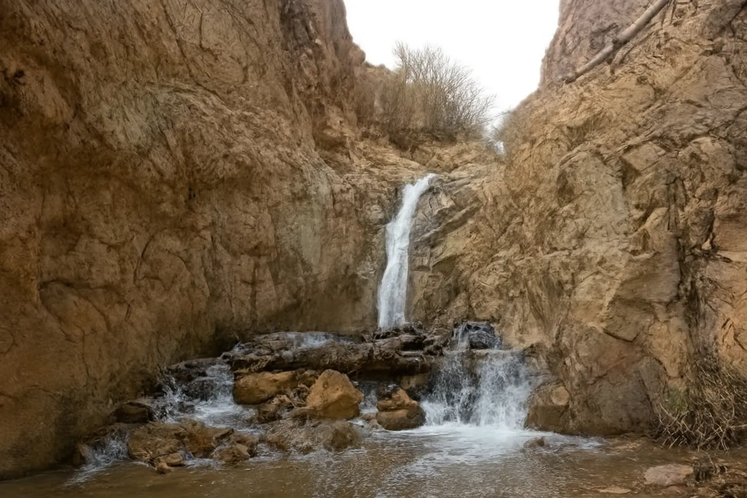 گشت آبشار بوژان و خیام