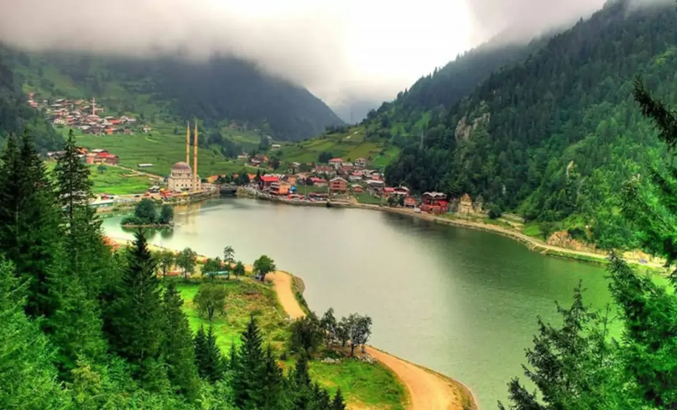 سفر لوکس به ترابزون، شهر سبز دریای سیاه