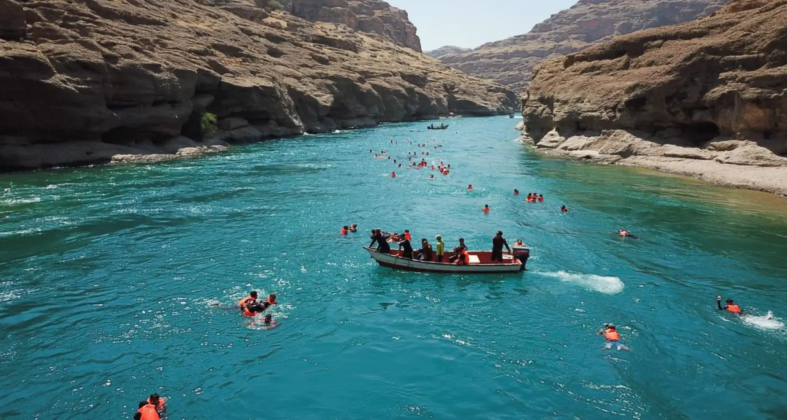 سفر ماجراجویانه چال‌کندی و تنگه توبیرون
